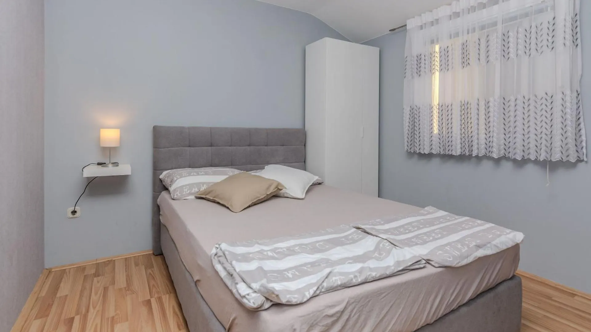 Apartment Mahnet Vir