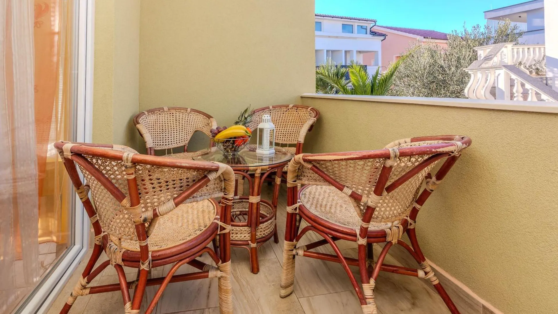 Apartment Mahnet