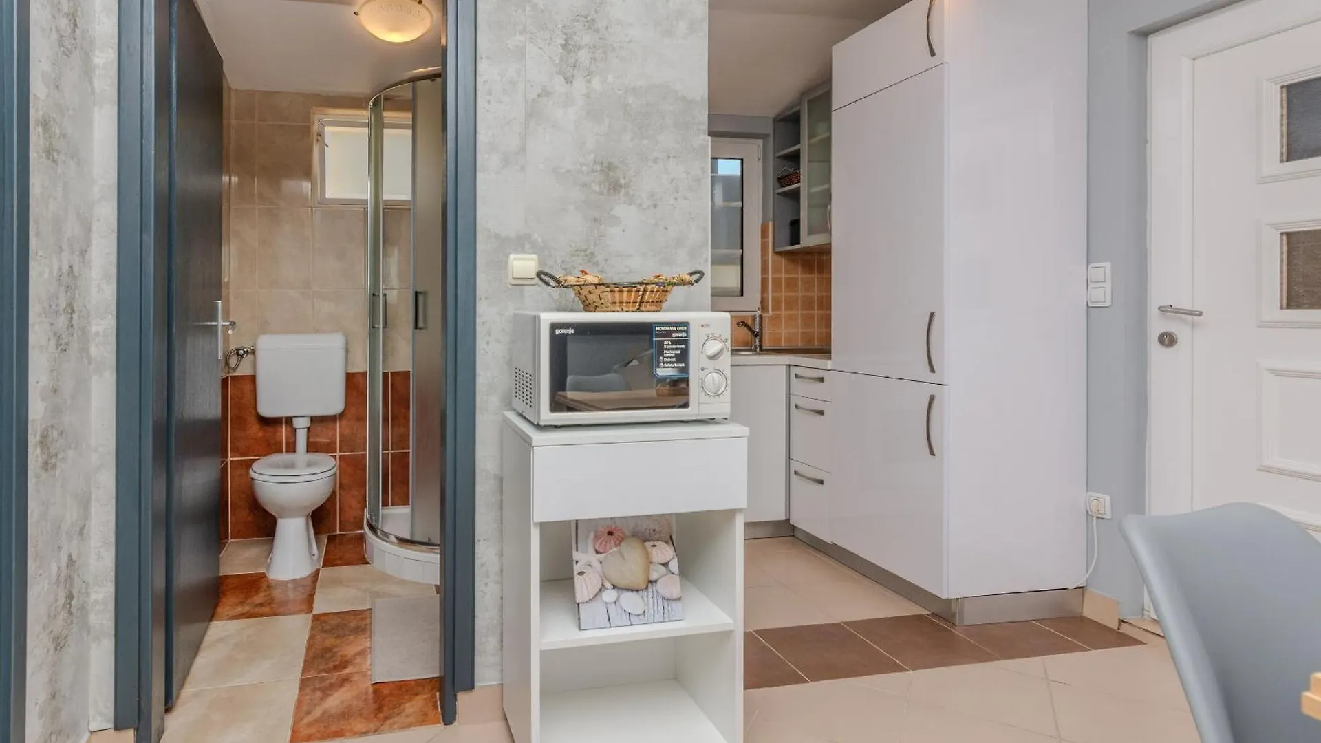 Apartment Mahnet