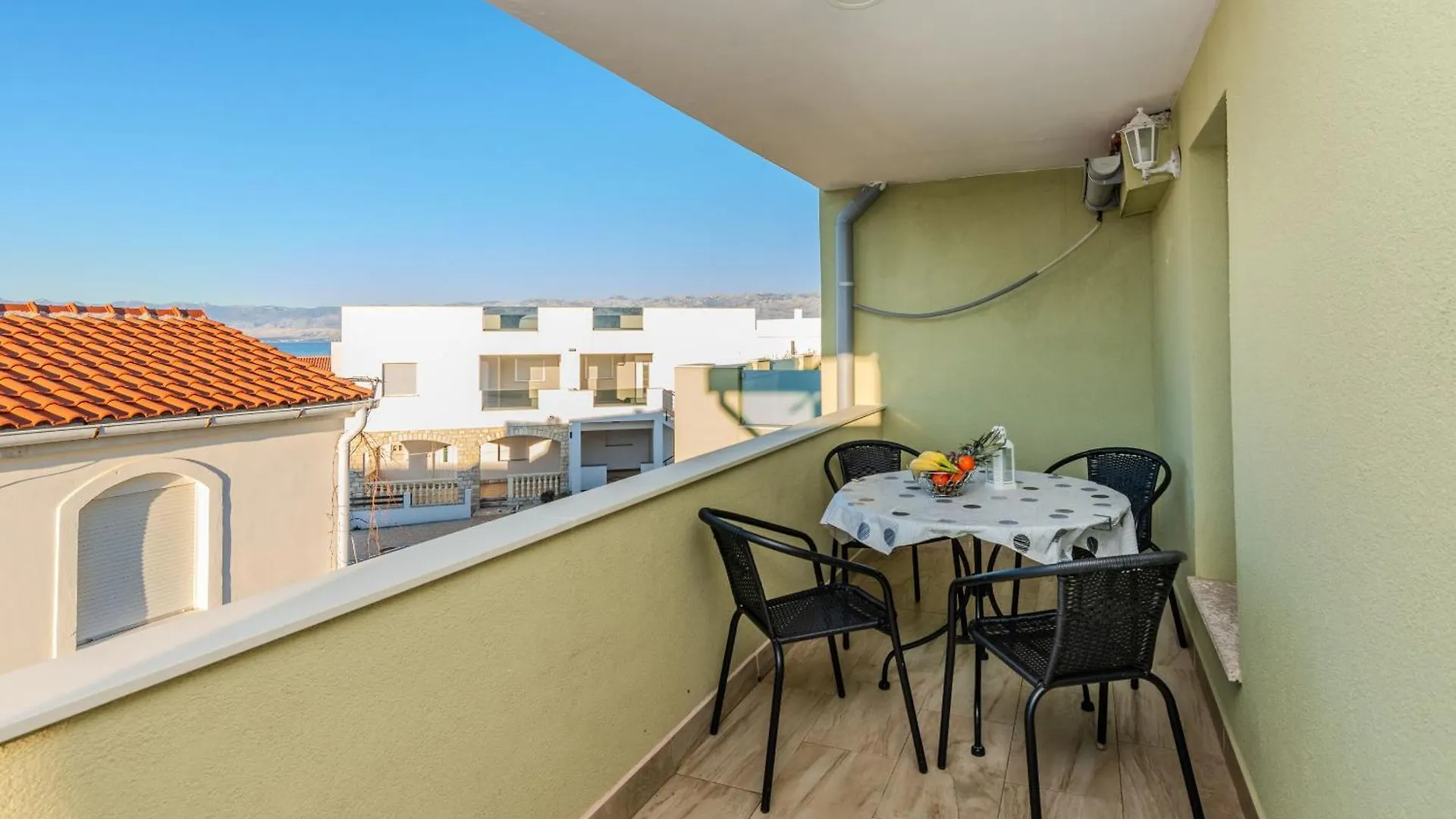 Apartment Mahnet